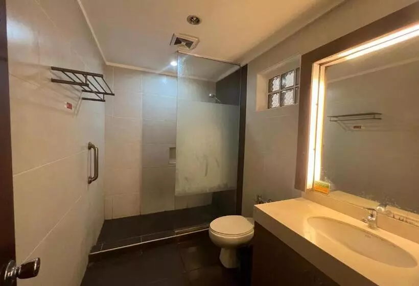 Отель Century Plaza