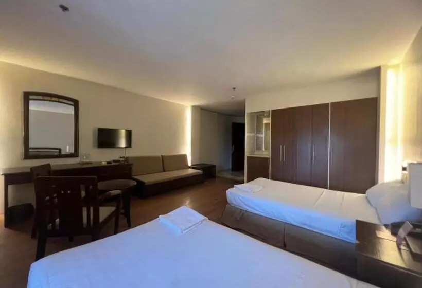 Отель Century Plaza