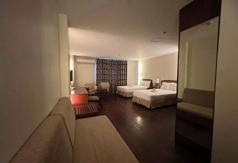 Отель Century Plaza