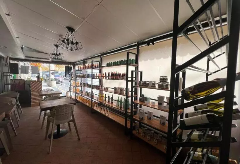 Отель Century Plaza