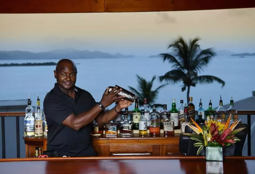 هتل Gallows Point Resort