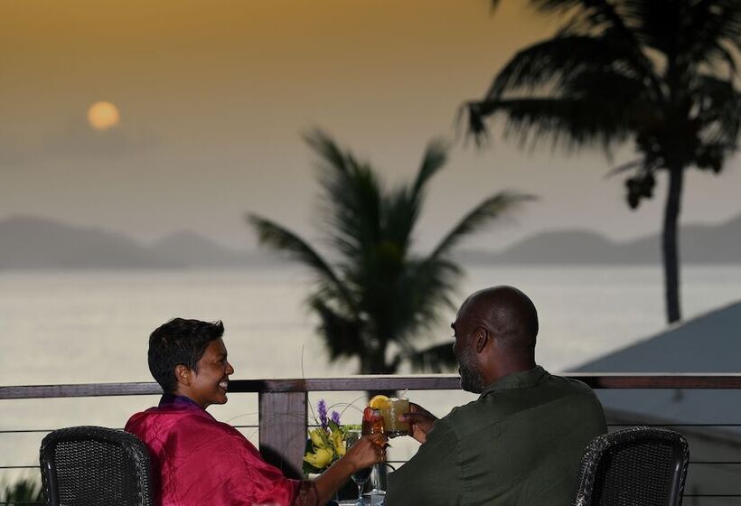 هتل Gallows Point Resort