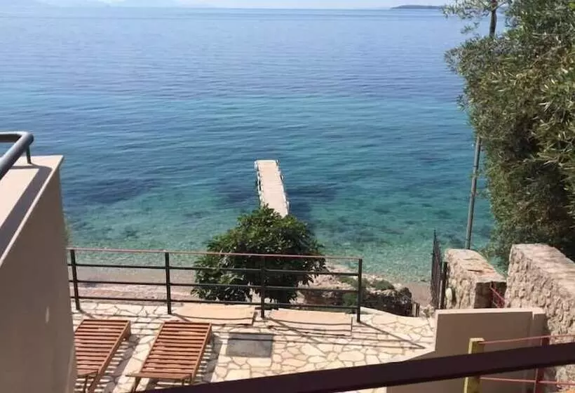 호텔 Glyfa Beach Villas