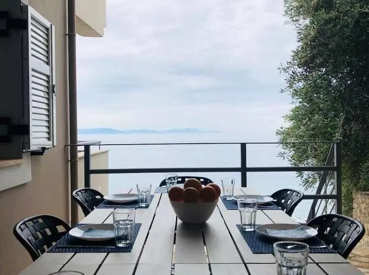 호텔 Glyfa Beach Villas