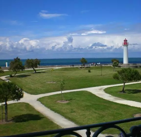 هتل Le Clos Du Galion   Ile De Ré