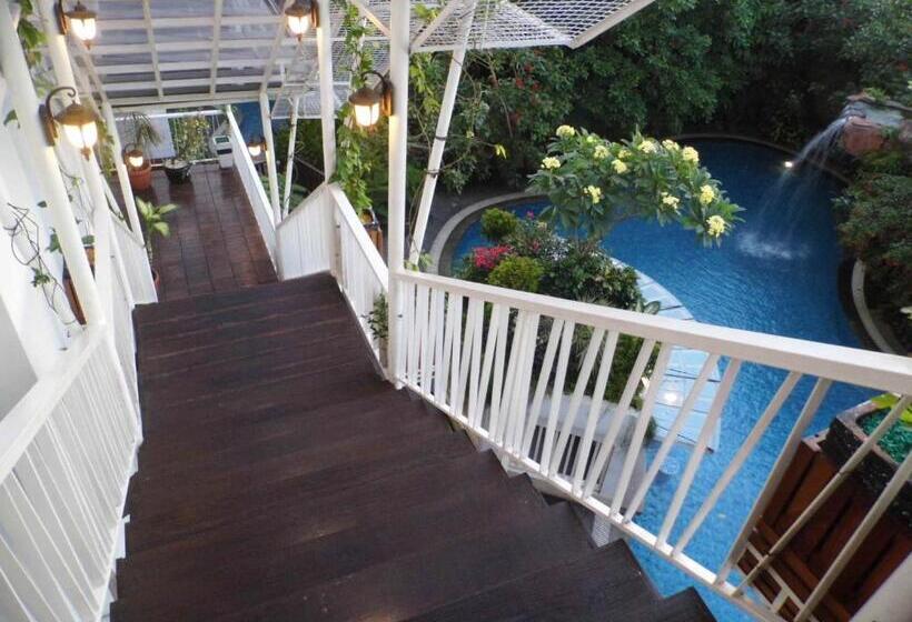 Jambuluwuk Malioboro Hotel Yogyakarta