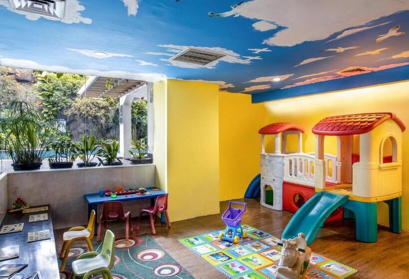 Jambuluwuk Malioboro Hotel Yogyakarta