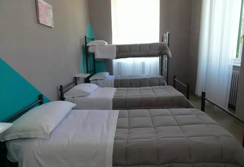 هتل Ostello Verbania