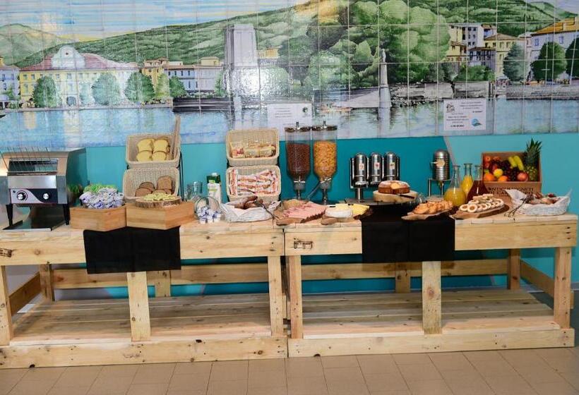 هتل Ostello Verbania