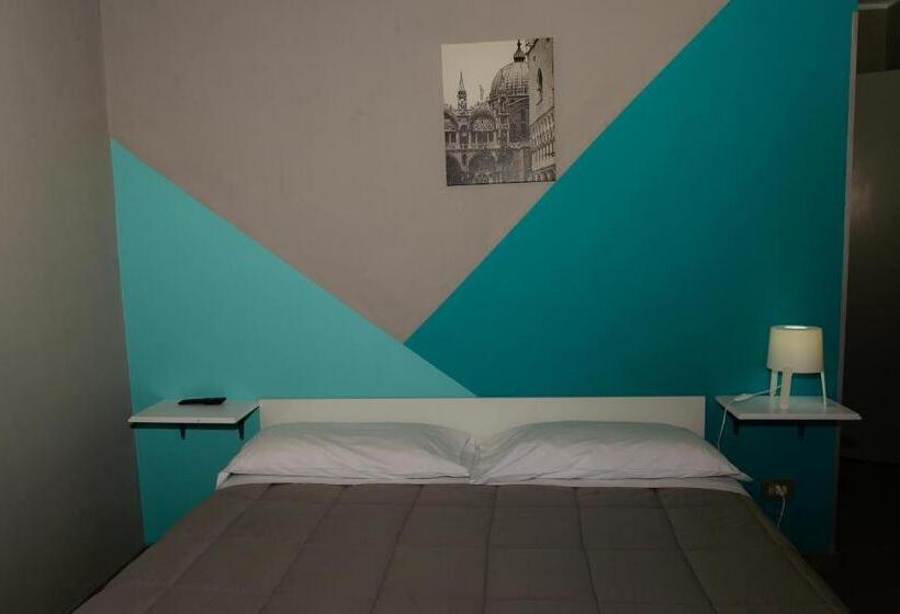 هتل Ostello Verbania