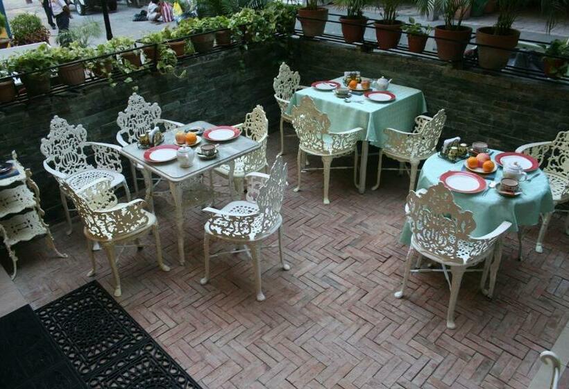 בית מלון כפרי Pacific Pensionne