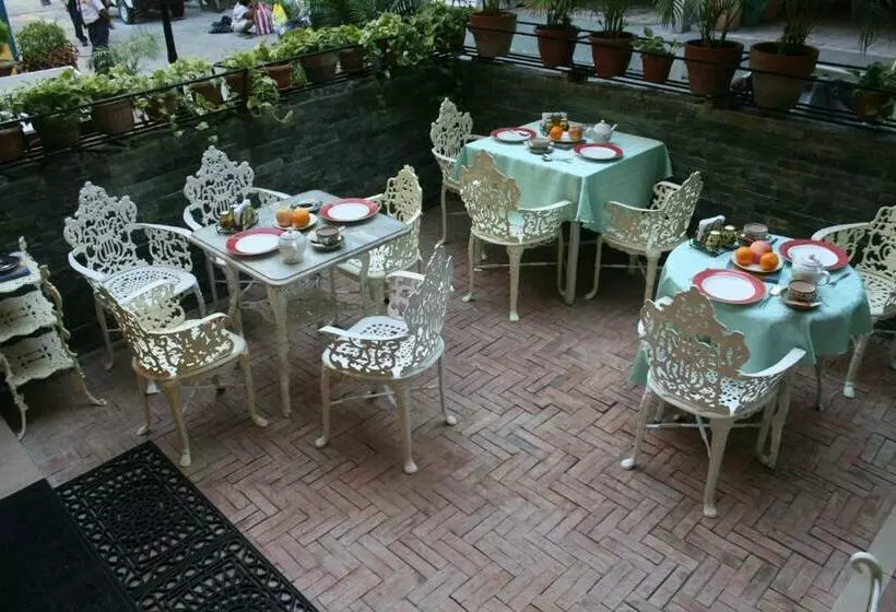 בית מלון כפרי Pacific Pensionne