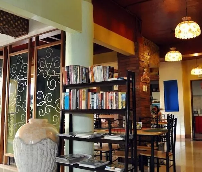 בית מלון כפרי Pacific Pensionne