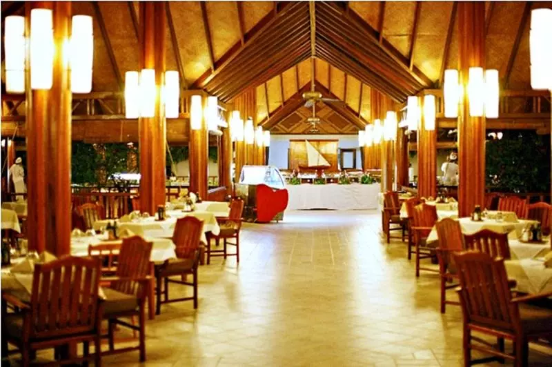 هتل Palm Beach Island Resort & Spa Maldives