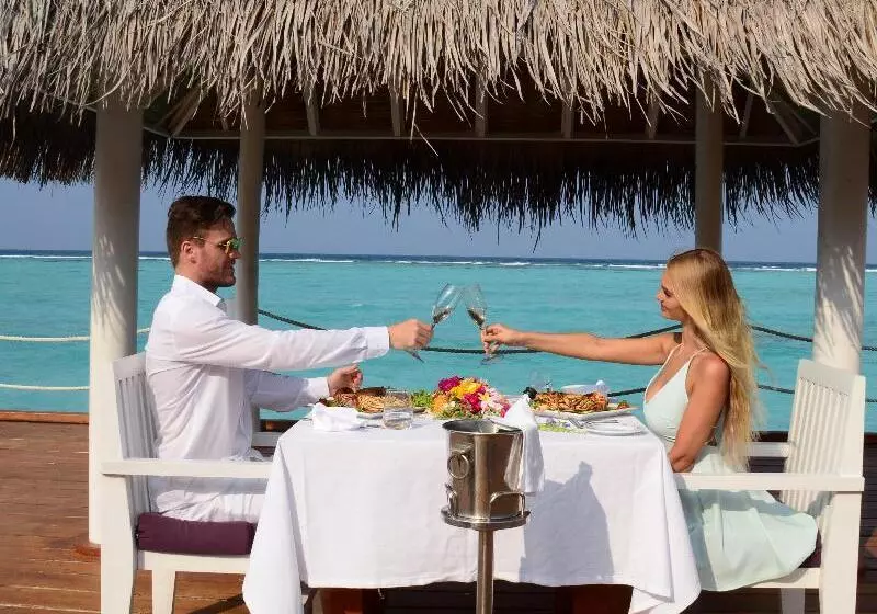 هتل Palm Beach Island Resort & Spa Maldives