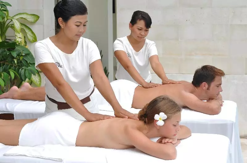 هتل Palm Beach Island Resort & Spa Maldives