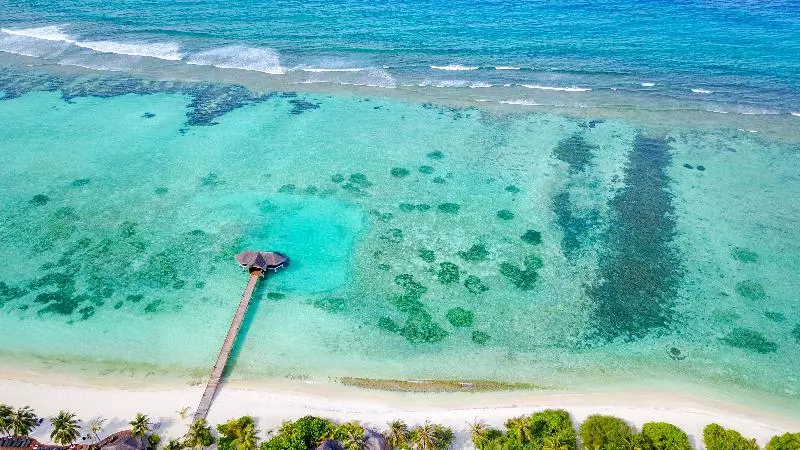 هتل Palm Beach Island Resort & Spa Maldives