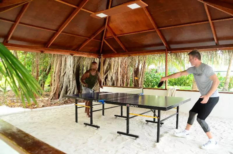 هتل Palm Beach Island Resort & Spa Maldives