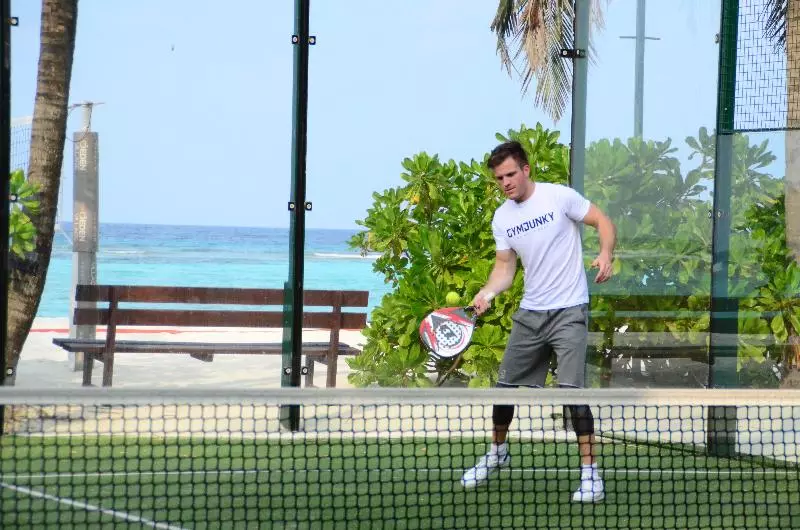 هتل Palm Beach Island Resort & Spa Maldives