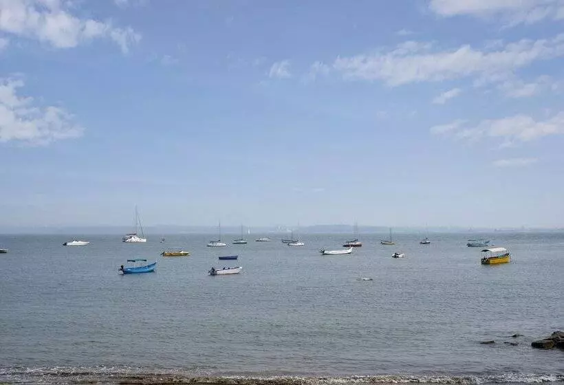 Hotel The Hawaii Comforts