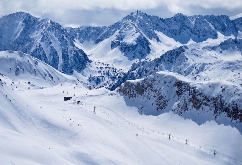 Apartamentos Mont Romies Plaza