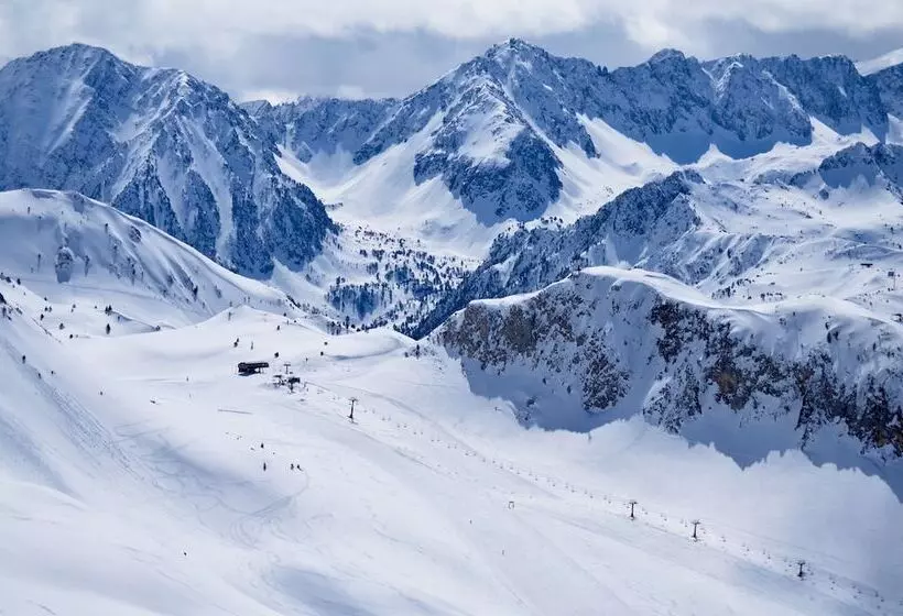 Apartamentos Mont Romies Plaza