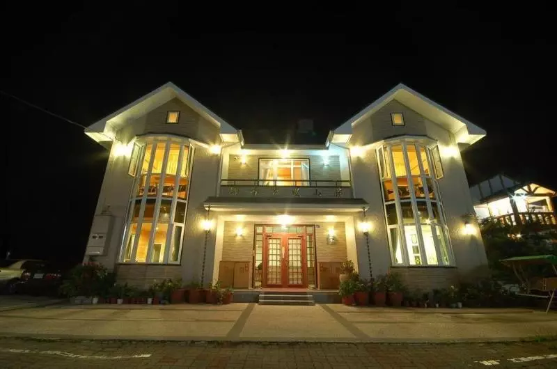 تختخواب و صبحانه Cingjing Farm Jenku Villa