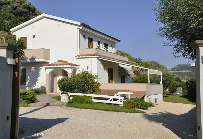 Bed & Breakfast Ajò A Casa