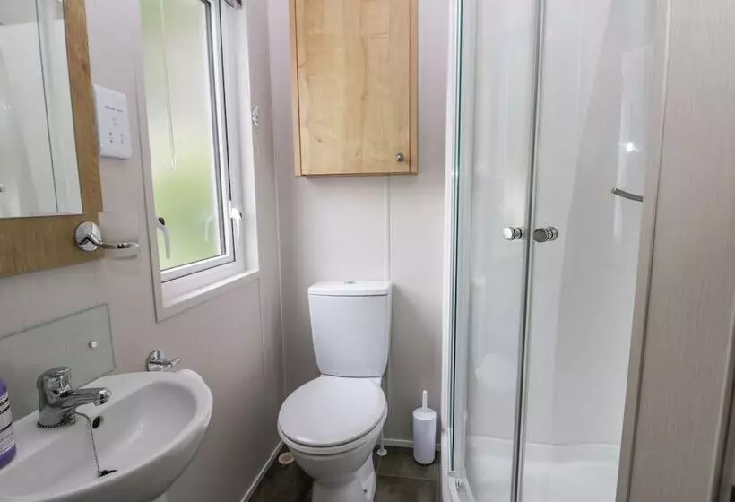 Cayton Pines Lodge At Cayton Bay Holiday Park