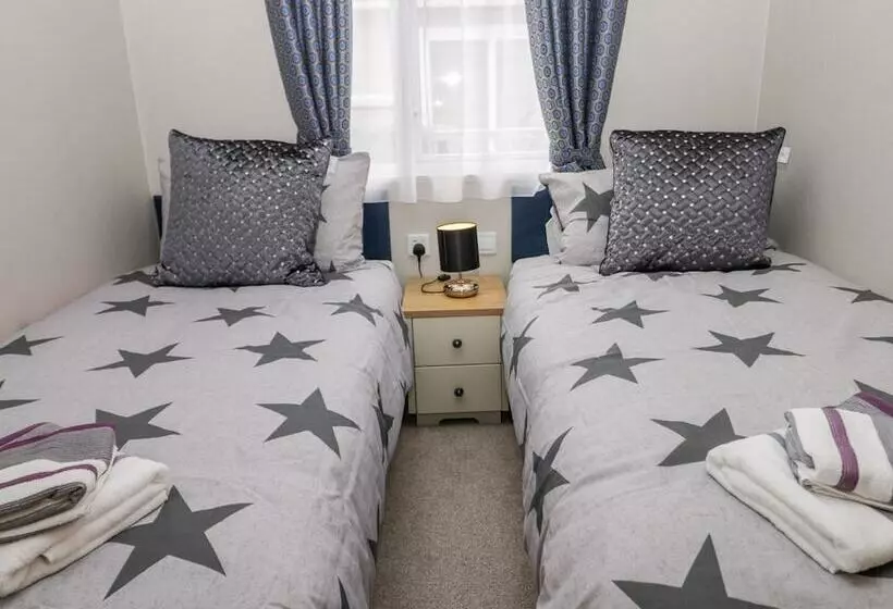 Cayton Pines Lodge At Cayton Bay Holiday Park