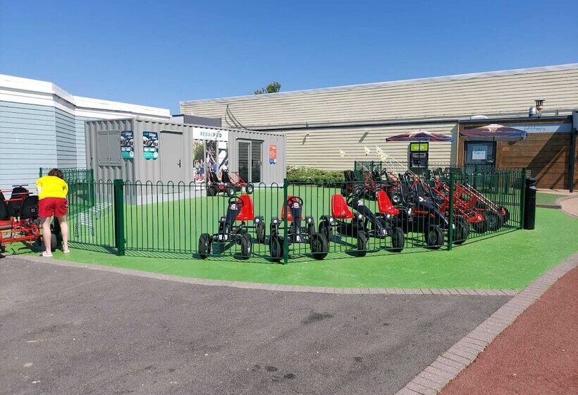 Cayton Pines Lodge At Cayton Bay Holiday Park