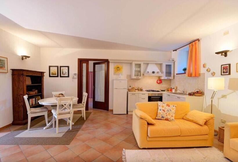 هتل Il Casale Di Montefreddo