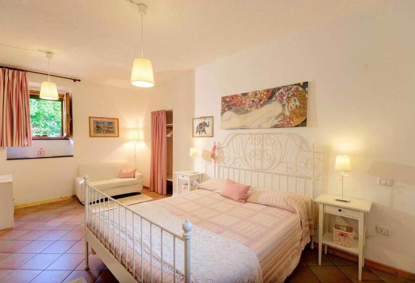 هتل Il Casale Di Montefreddo