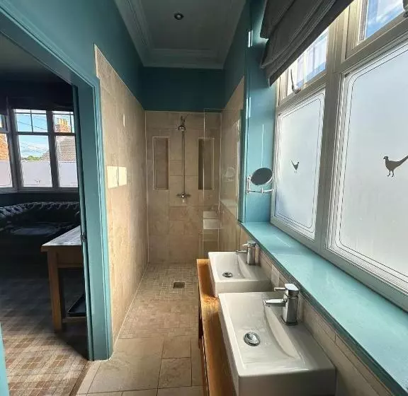 Hostelli The Gamebird Beverley