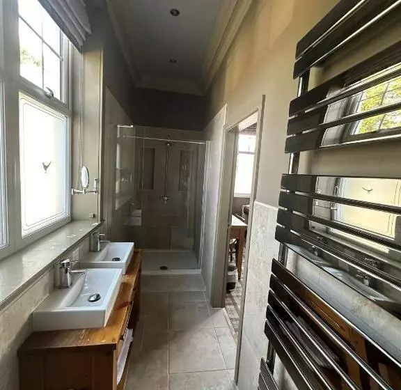 Hostelli The Gamebird Beverley