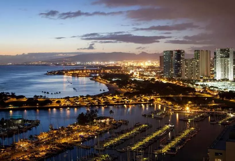 ホテル Ilikai Lite