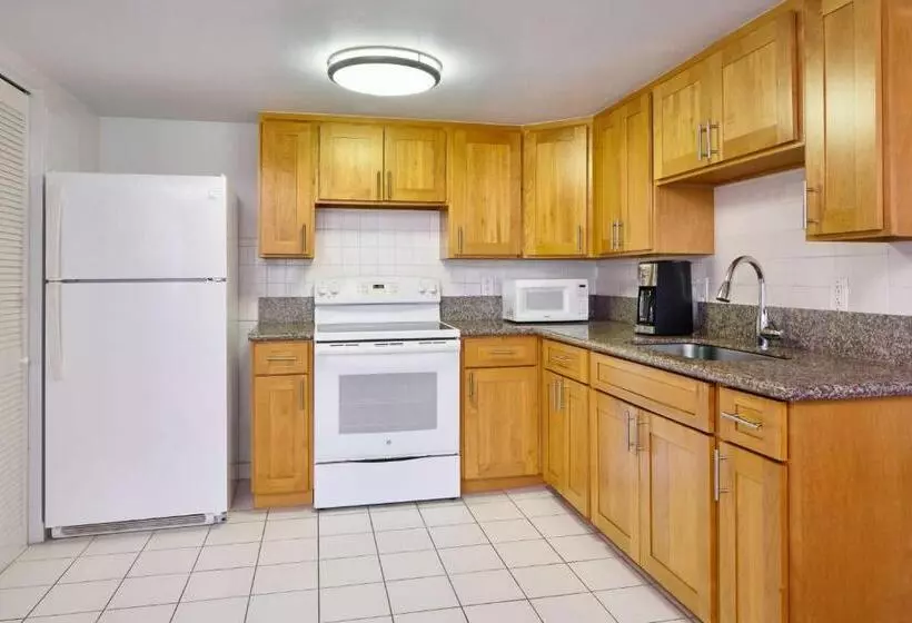 ホテル Ilikai Lite