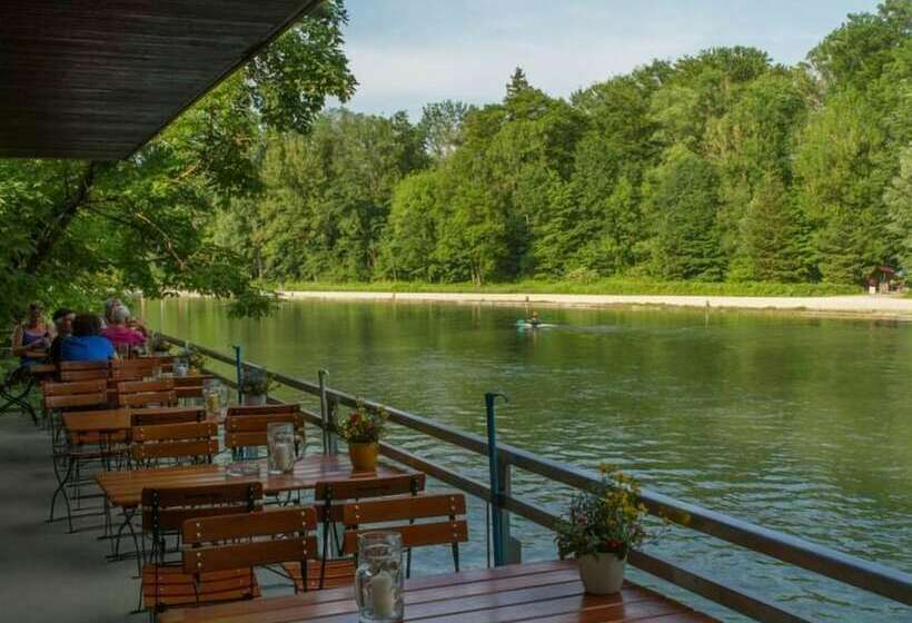 Hotelli Munich Camping Glamping And Dorms
