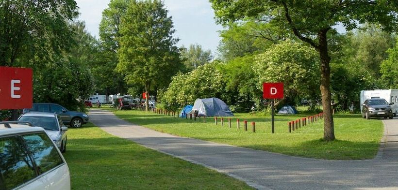 Hotelli Munich Camping Glamping And Dorms