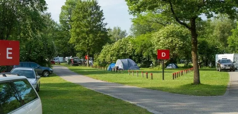 Hotelli Munich Camping Glamping And Dorms