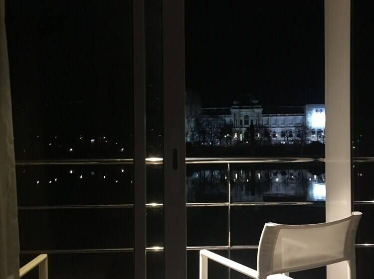 בית מלון כפרי Select Ms Charles Dickens   Frankfurt