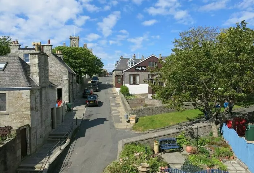 Majatalo Fort Charlotte Guest House