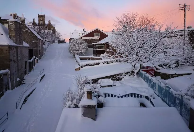 Majatalo Fort Charlotte Guest House