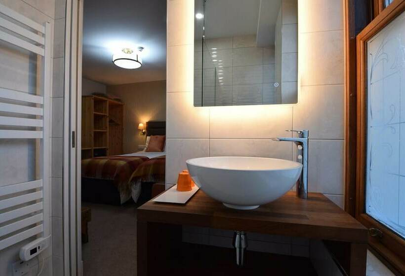 بنسيون Fort Charlotte Guest House