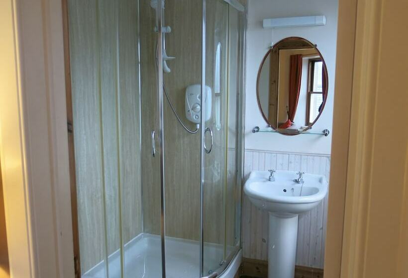 بنسيون Fort Charlotte Guest House