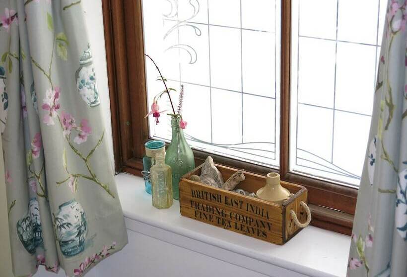 بنسيون Fort Charlotte Guest House