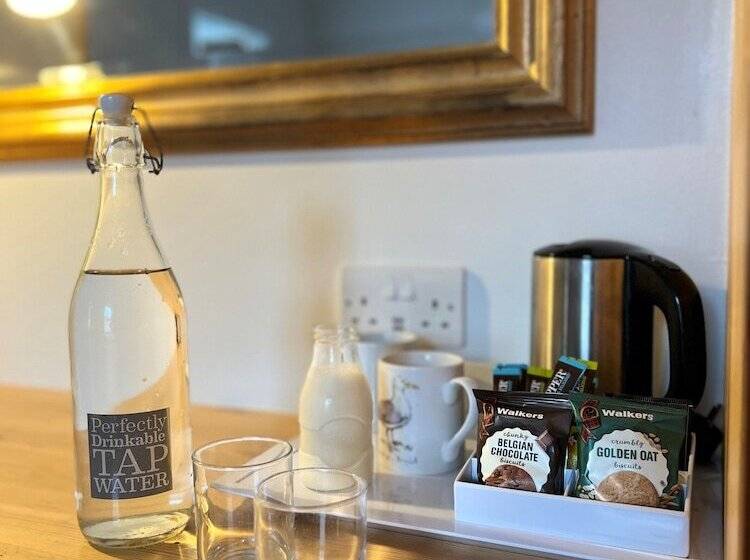 بنسيون Fort Charlotte Guest House