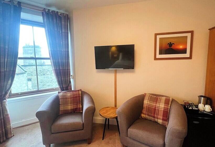 بنسيون Fort Charlotte Guest House