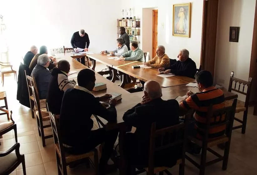 簡易ホテル Monasterio El Olivar