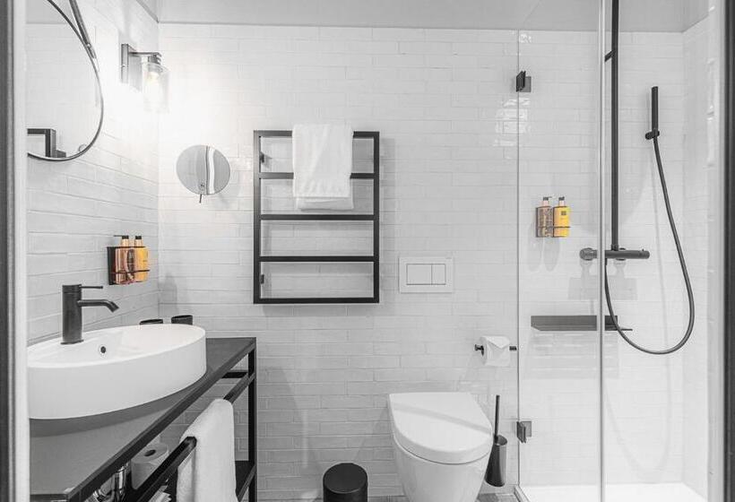 هتل Alpine Inn Davos